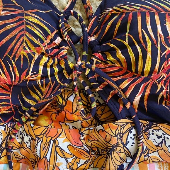 Cute, multi Color one-piece swimsuit - size S - Picture 5 of 6